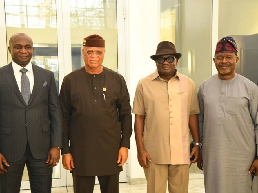 Group Photograph by NDDC Officials with Gov Umoh Eno Akwa Ibom State Governor